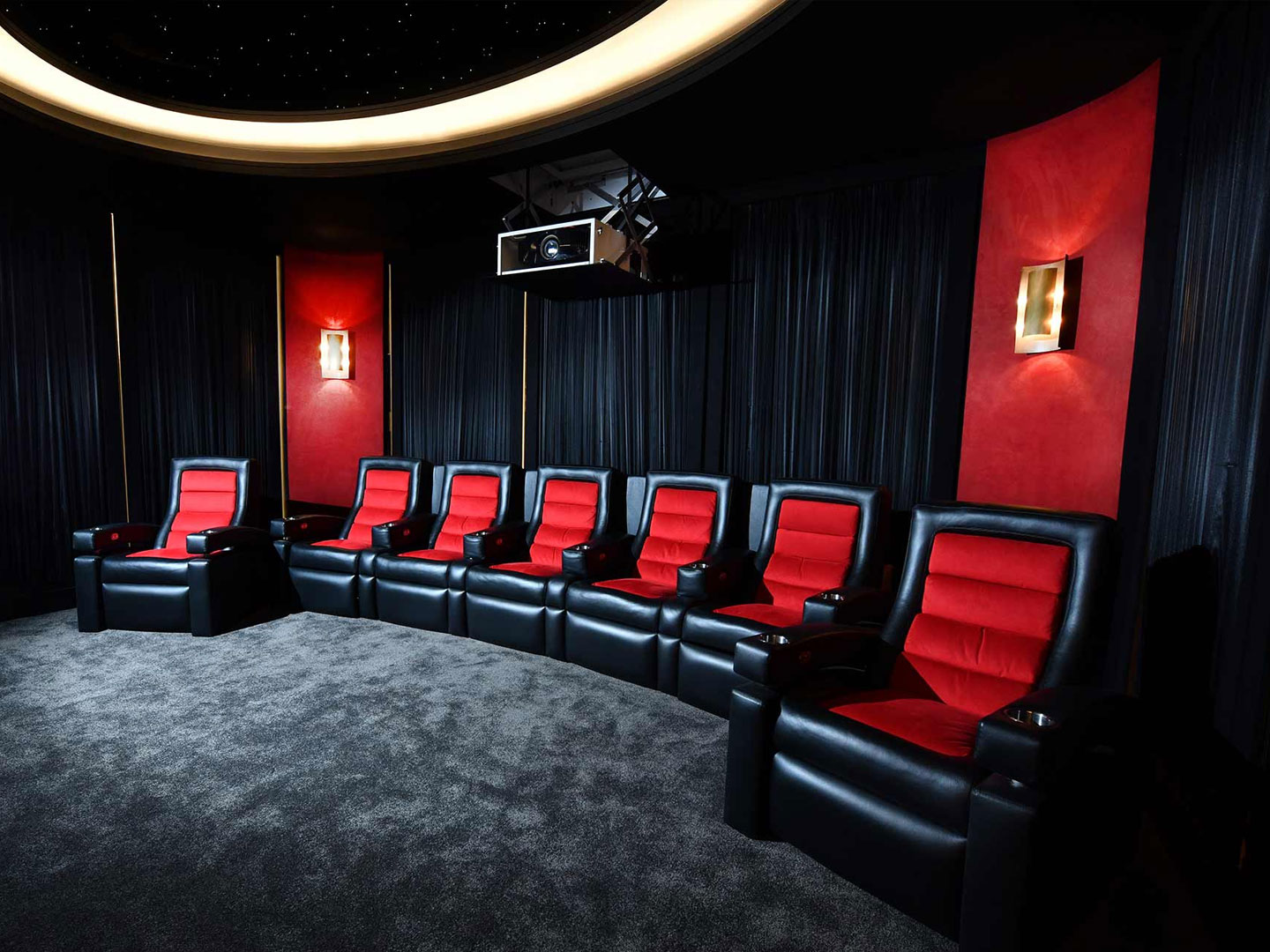 家庭影院設(shè)計(jì)，別墅設(shè)計(jì)師如何打造奢華的家庭影院